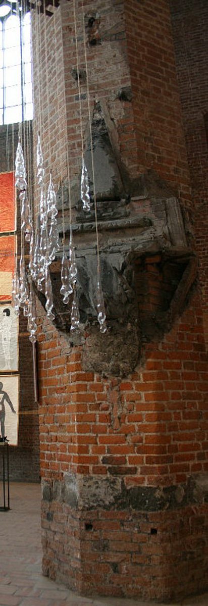 Sculpture by Bente Kluge